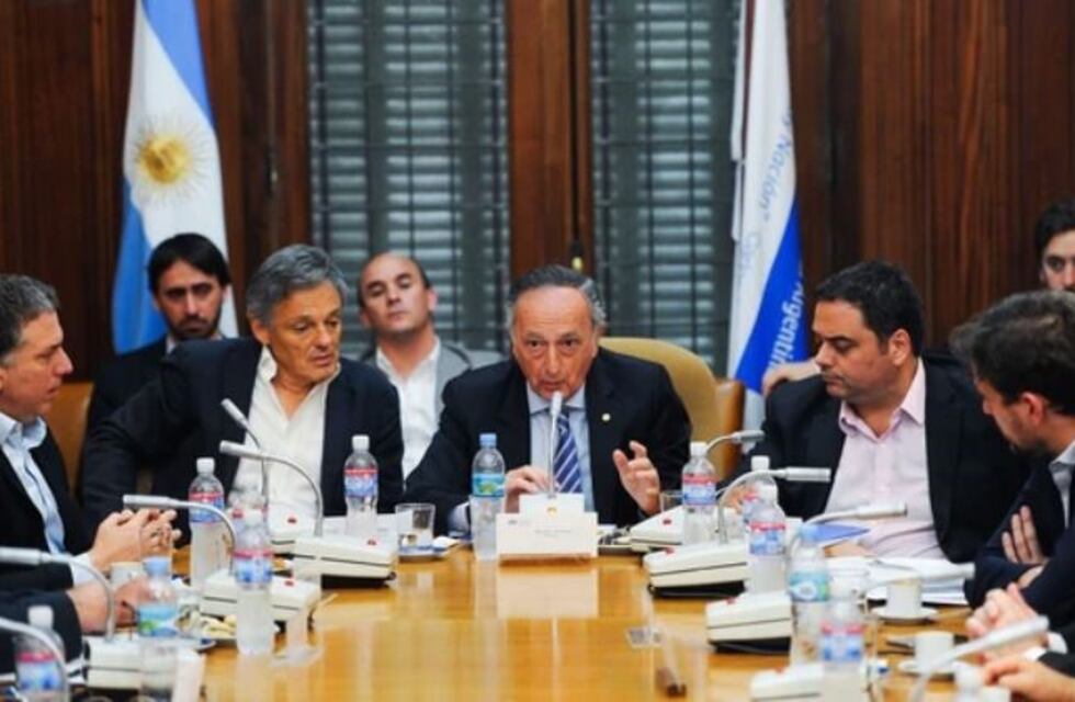 La UIA respaldó la reforma tributaria y laboral que impulsa el Gobierno