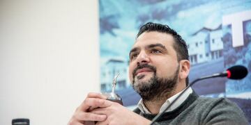 Walter Vuoto en la primera capacitación Municipal a cargo de Dora Barrancos por Ley Micaela