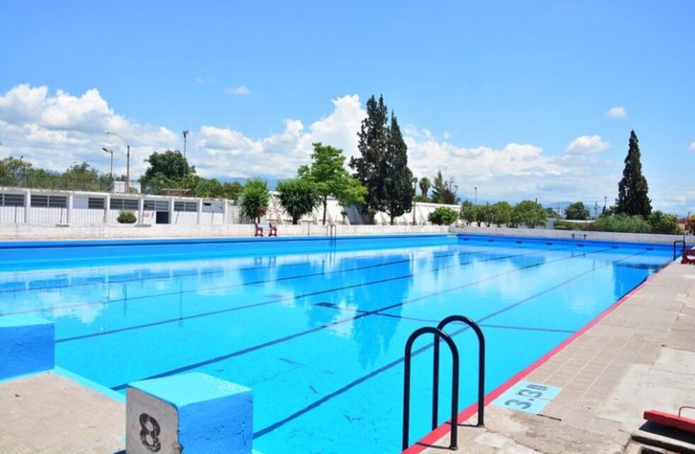 Arde Salta: conocé los horarios de las piletas municipales