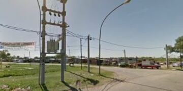 Los vecinos arrojaron piedras contra un vehu00edculo oficial en la zona sur de la ciudad.