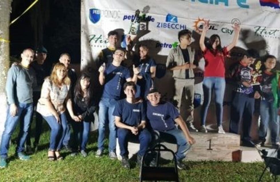 Los jóvenes de la EPET n°3 subieron de podio en el Torneo de Autos Eléctricos