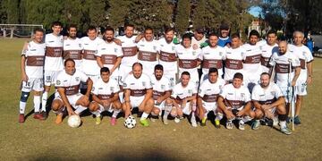 Líricos, Liga Seniors