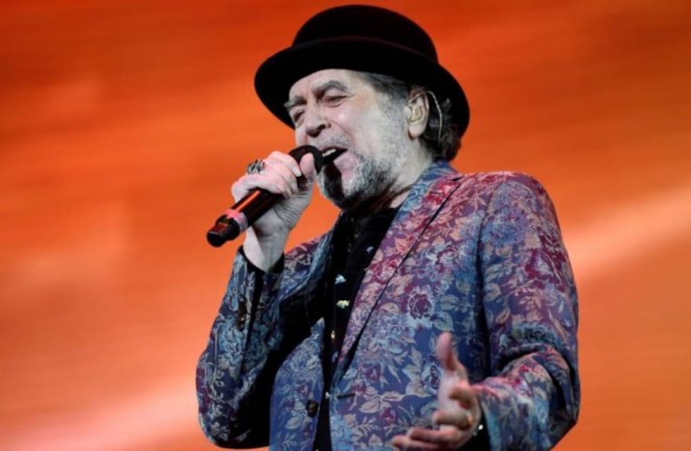 Joaquín Sabina se cayó de un escenario y tuvo que ser asistido de urgencia