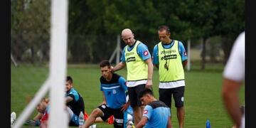 El Gallego Méndez espera a Zuqui y al menos a cuatro refuerzos más de renombre\u002E