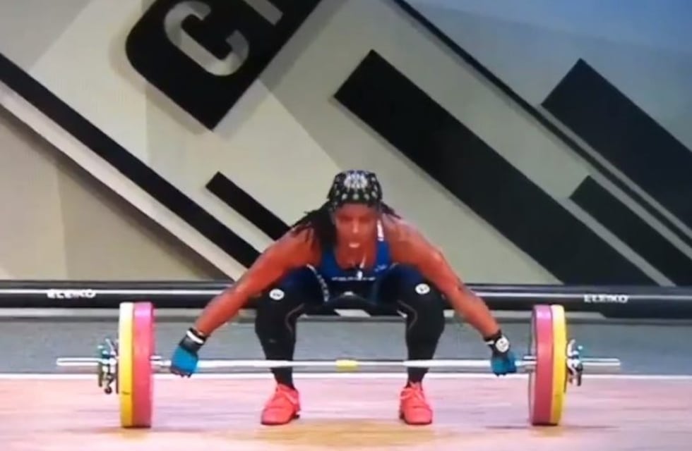 La escalofriante fractura que sufrió una atleta intentando levantar 107 kilos