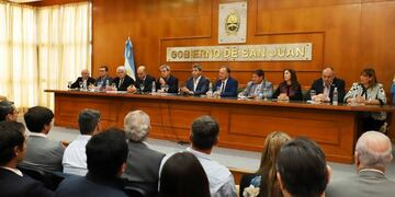 Anuncios Casa de Gobierno de San Juan\u002E