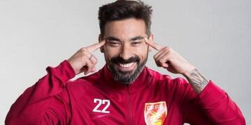 Lavezzi saludó a su hermano Diego antes de las elecicones en Central\u002E (Archivo)