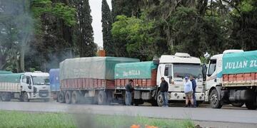 El paro inició este miércoles con protestas en las rutas de la región\u002E