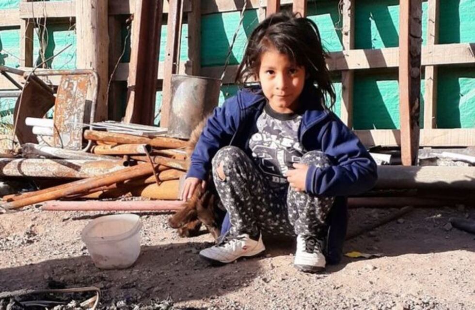 Piden ayuda para Kiara, la niña de seis años que salvó a su hermanita en un incendio