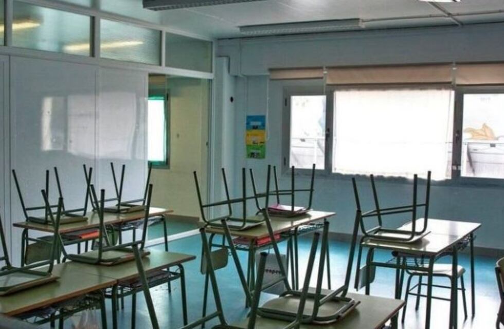Perdió parte de un dedo porque se le quedó atorado en una silla de la escuela: deberán indemnizarlo
