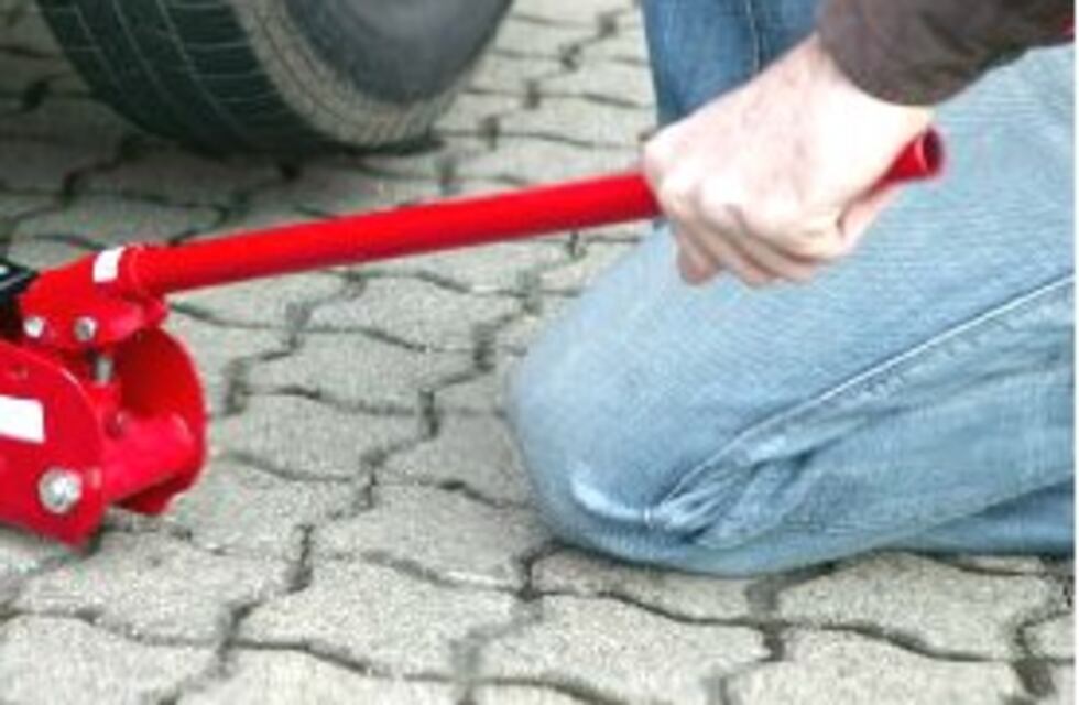 Un hombre murió aplastado por su camioneta mientras la reparaba en La Paz