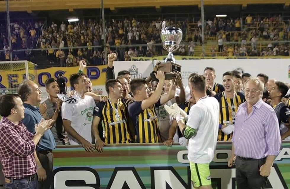 La Copa Santa Fe 2018 se lanza ante los campeones del 86 y "Chiqui" Tapia