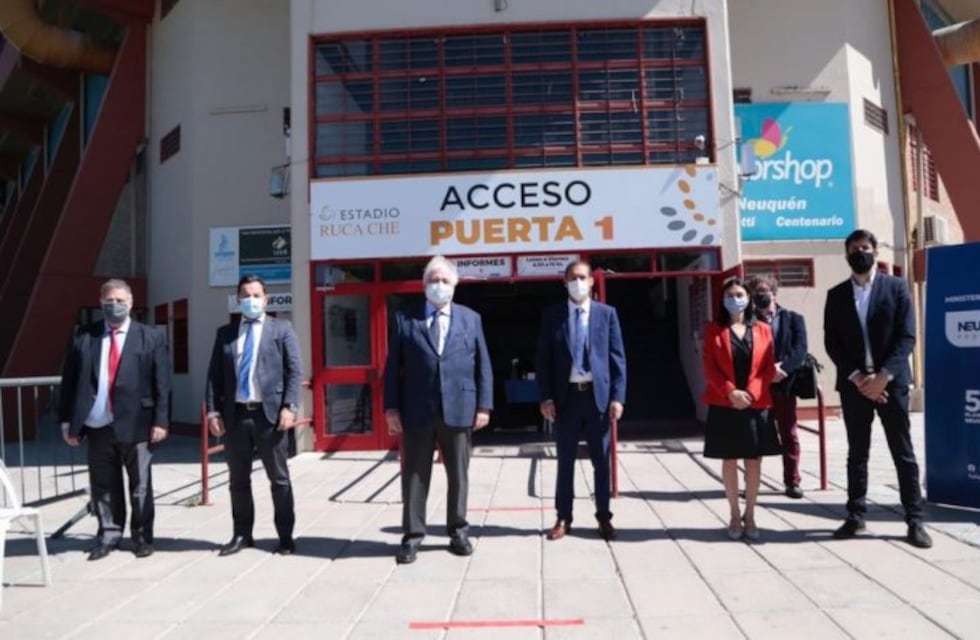 En medio de una conferencia en Neuquén, le gritaron "asesino" a Ginés González García