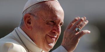 Vatican City (Vatican City State (holy See)), 12/08/2018\u002E- Pope Francis addresse a meeting with youths in Saint Peter's square, Vatican City, 12 August 2018\u002E (Papa) EFE/EPA/GIUSEPPE LAMI ciudad del vaticano papa francisco audiencia semanal del papa 90000 jovenes fueron a ver al Papa Francisco en Plaza San Pedro