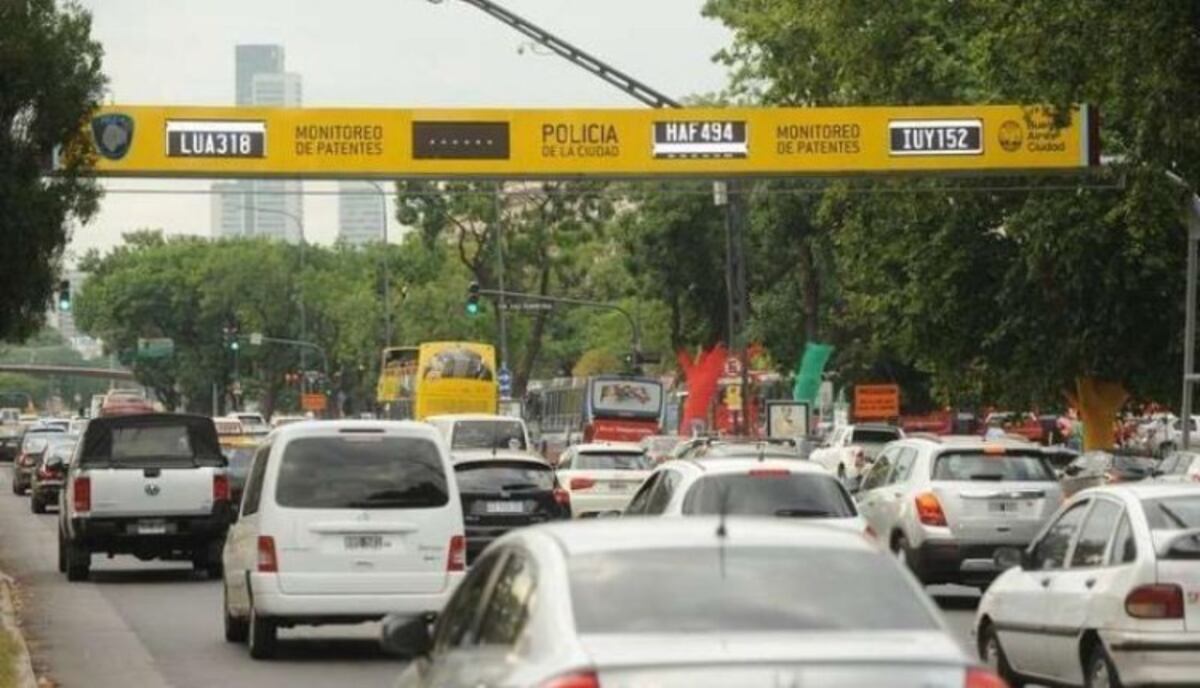 El Anillo Digital de Seguridad es un sistema de control vehicular que se utiliza para identificar a los autos que atraviesan los principales accesos\u002E