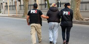 La mujer de 51 años se suma a otras dos personas detenidas por el crimen ocurrido en 2016