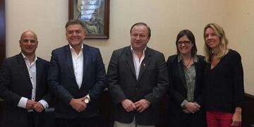 Intendentes radicales piden adelanto de coparticipación\u002E