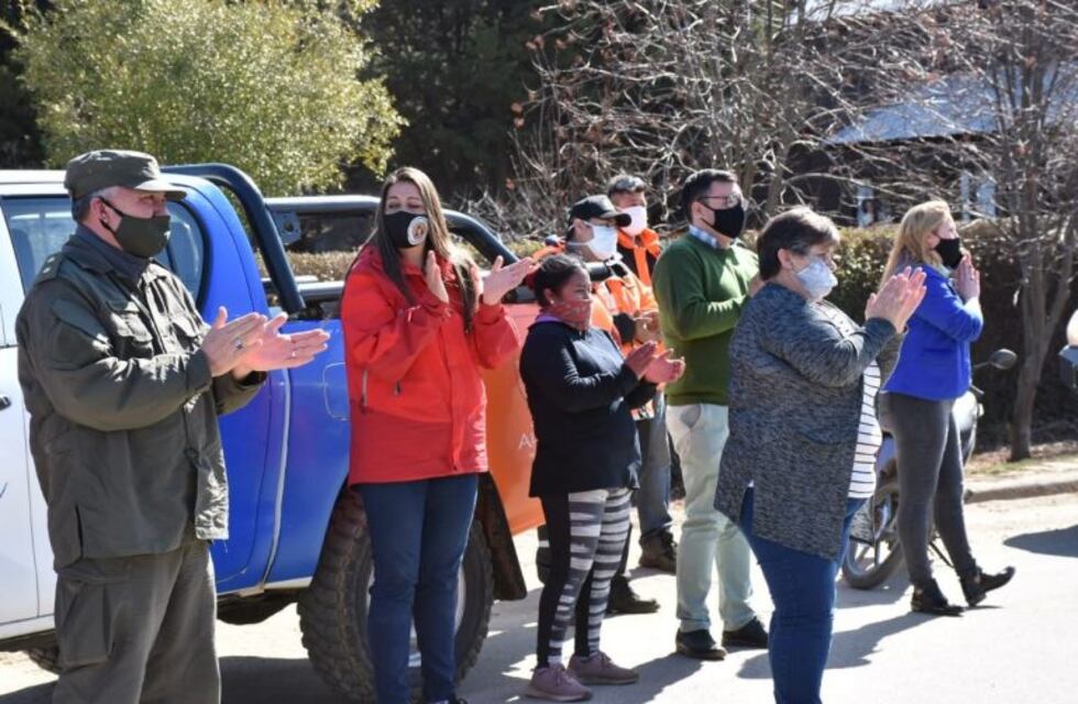 Caravana de festejos para despedir el último caso de coronavirus