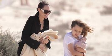 Angelina Jolie vivió un accidentado día de playa y el aspecto de Shiloh captó toda la atención