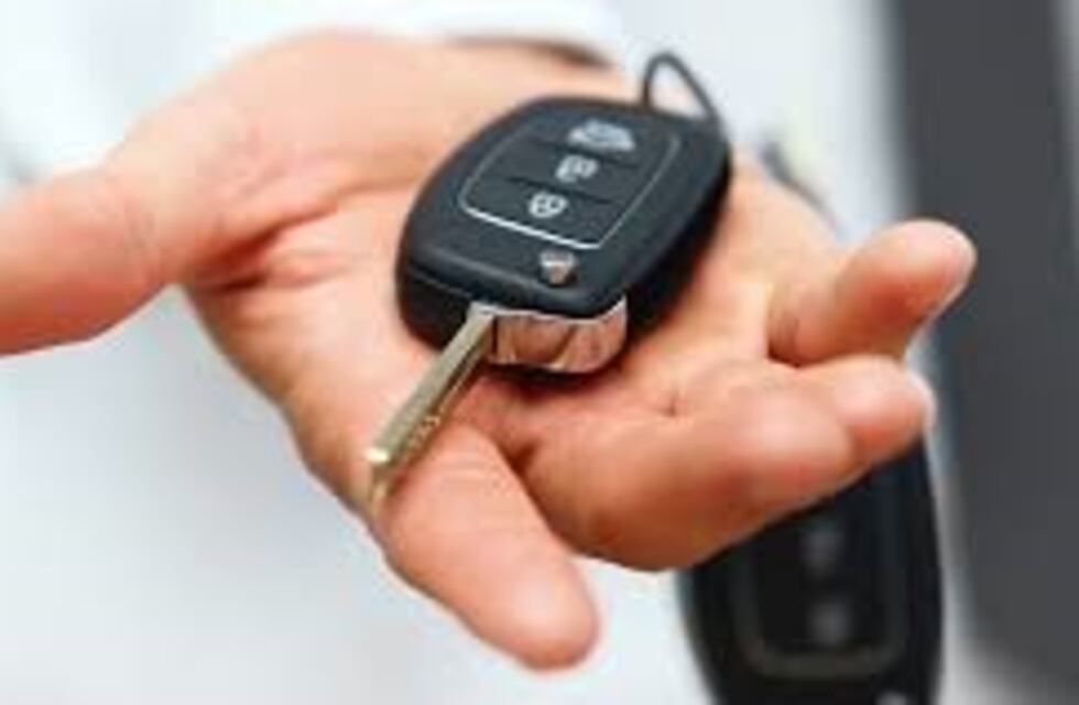 ¿Por qué recomiendan envolver las llaves del auto en papel de aluminio?