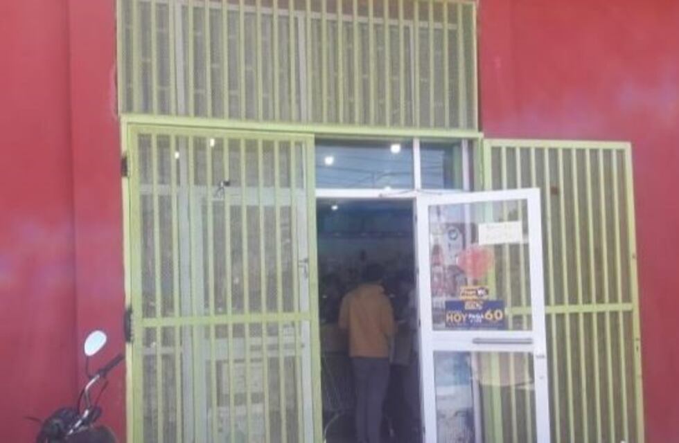 Clausuraron otro supermercado chino