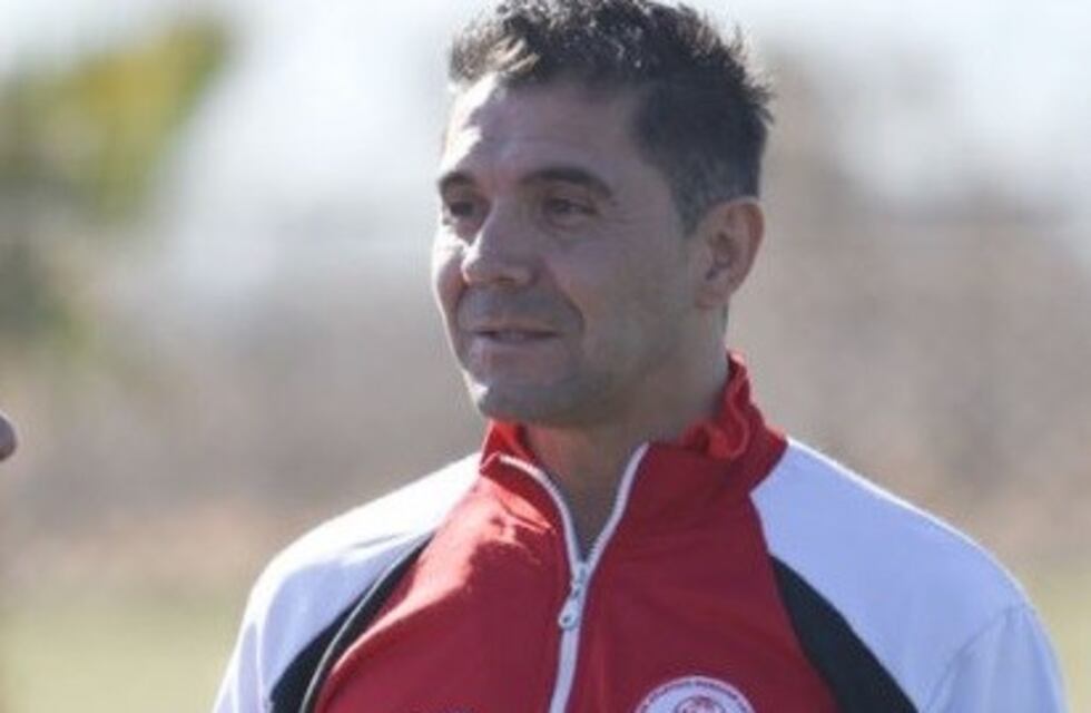 El 'Bichi' Fuertes dejará de ser el técnico de Huracán Las Heras