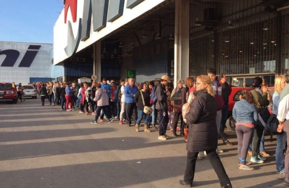 Banco Provincia analiza duplicar en agosto los días con descuento del 50% en supermercados