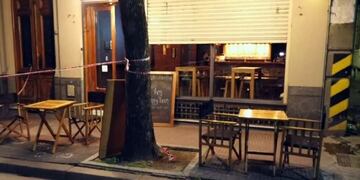 Tres ladrones se tirotearon con un policía de civil en una cervecería ubicada en el barrio porteño de Constitución\u002E