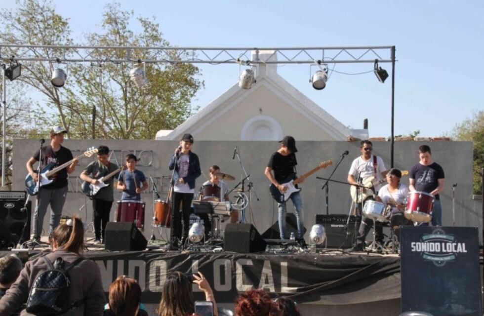Jesús María celebró la Primavera a puro rock and roll