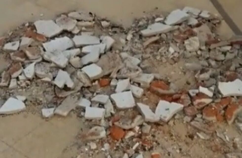 Se cayó parte del cielo raso del Politécnico y hay preocupación por la situación edilicia