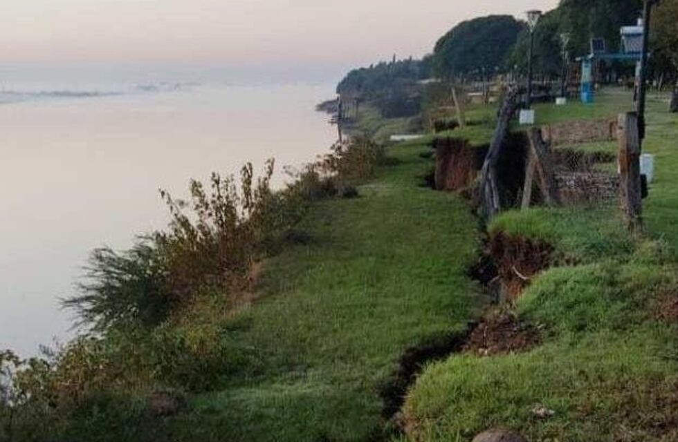 Se desmoronó una parte del paseo ribereño de Puerto Gaboto