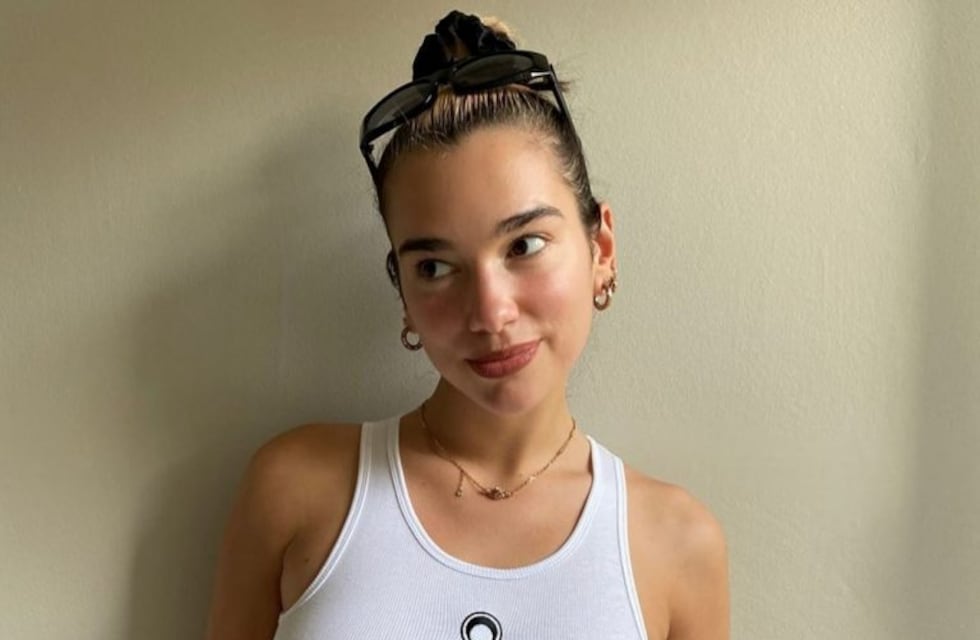 Dua Lipa comparte una foto para el infarto en Instagram