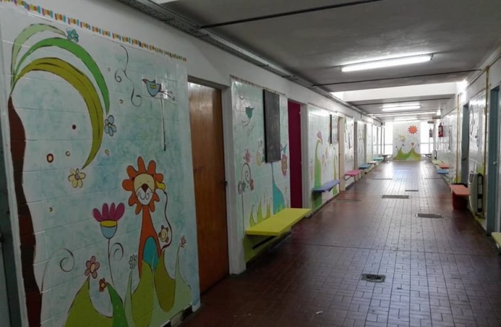 Un mimo a los más chicos: artistas intervinieron la sala de espera del Hospital de Niños Zona Norte