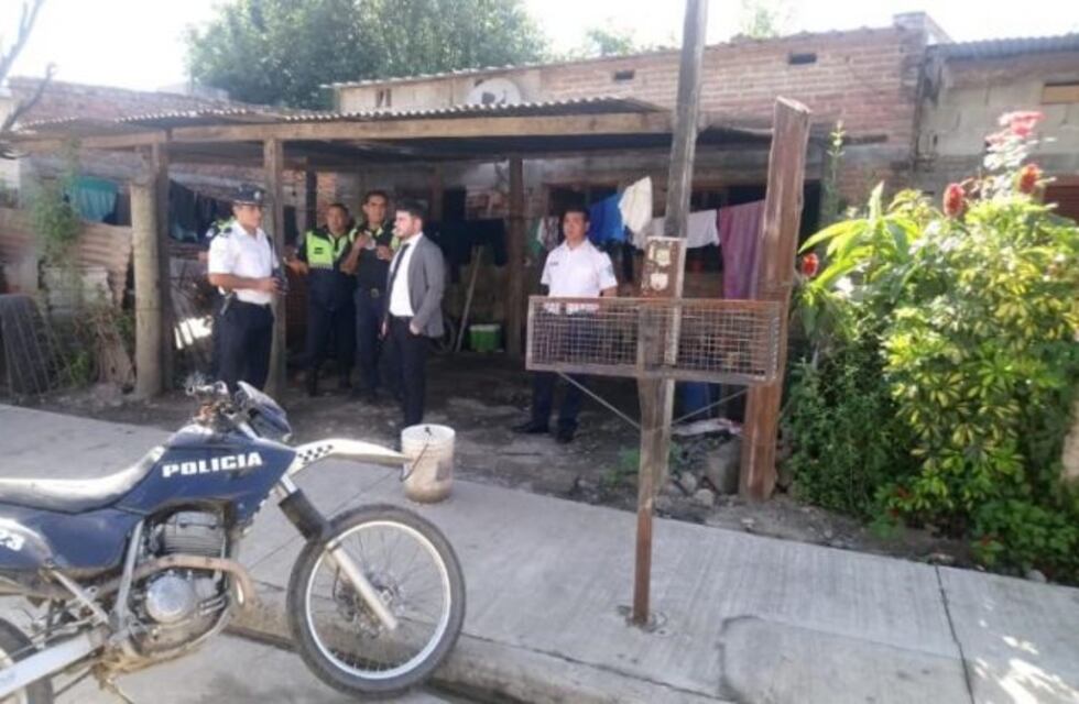 Narcotráfico en Tucumán: aprehenden a una mujer y secuestran drogas y armas en un operativo