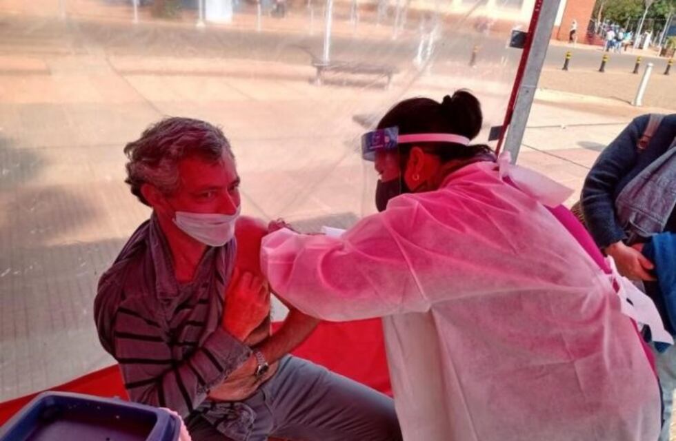 Instalaron un vacunatorio en plaza Güemes