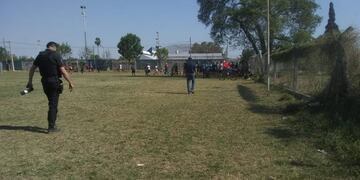 Dispersaron partidos de fútbol y de bochas