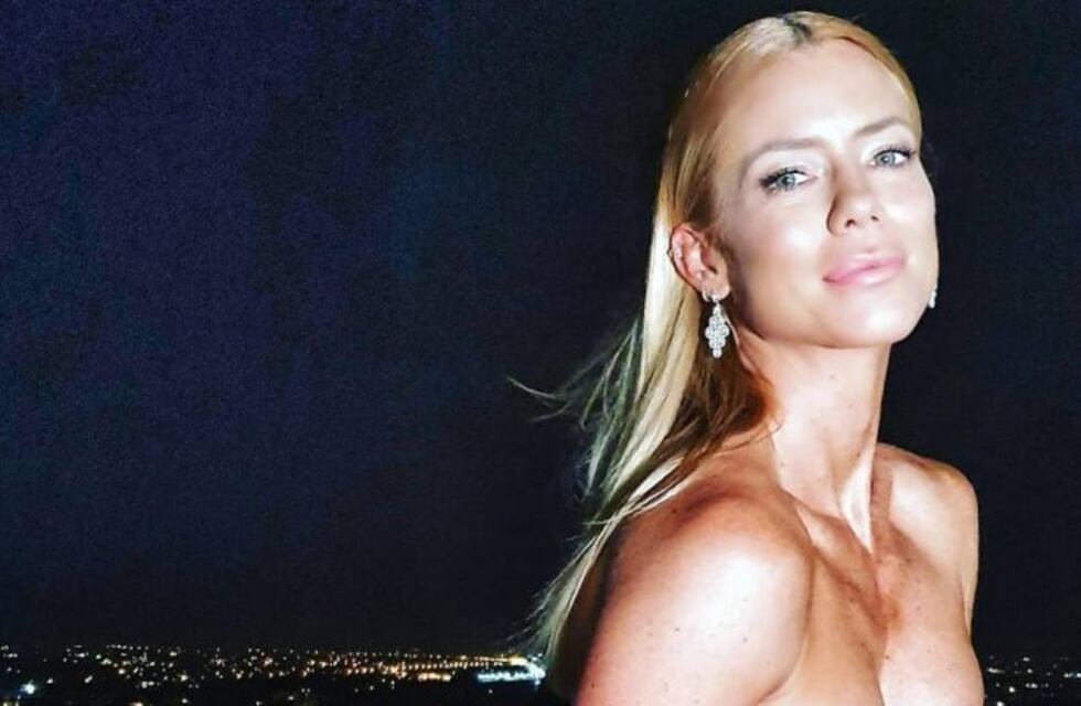 Nicole Neumann deslumbró con fotos en lencería junto a una curiosa frase: "Enamorada"