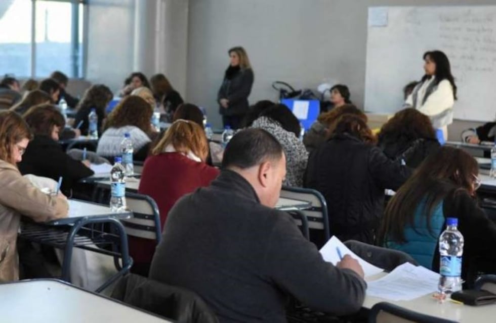 Becarán con 10.500 pesos a docentes que se capaciten