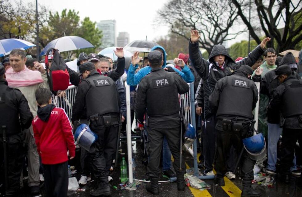 Operativo de seguridad para el Superclásico: 1700 policías y micro blindado