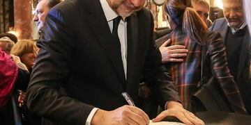 Omar Perotti \u002E (@omarperotti)