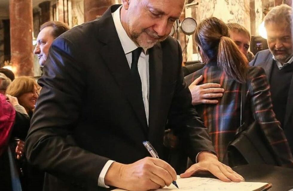 Perotti piensa eliminar ministerios y crear nuevas secretarías de Estado