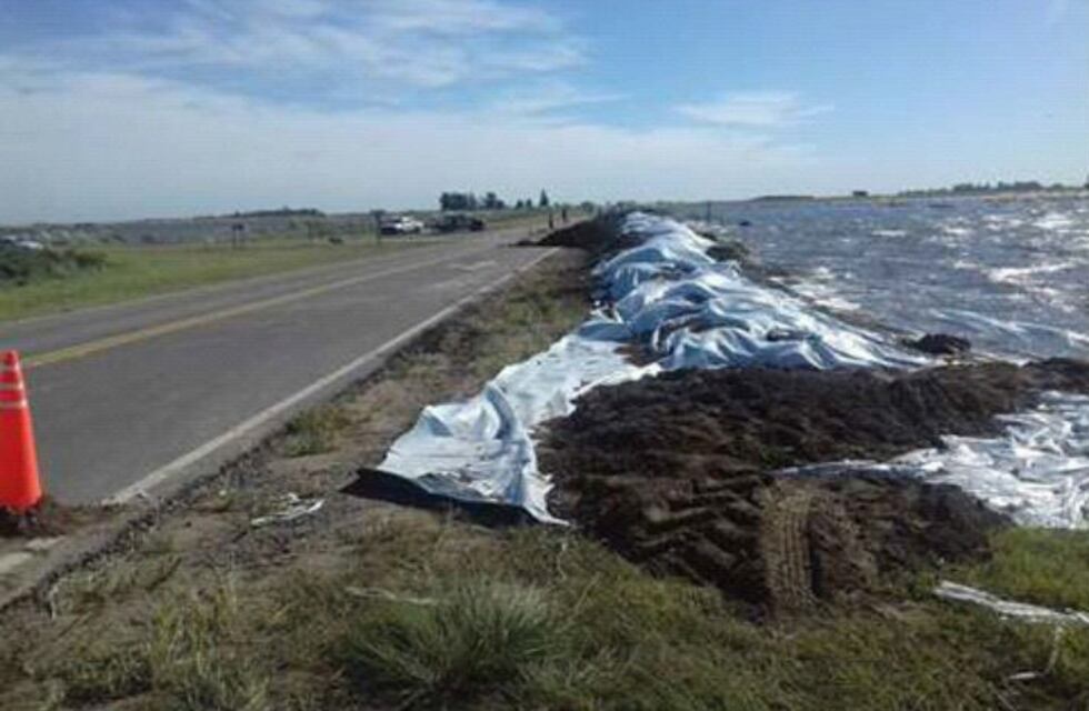 Productores cordobeses cortaron la ruta 26 por las inundaciones
