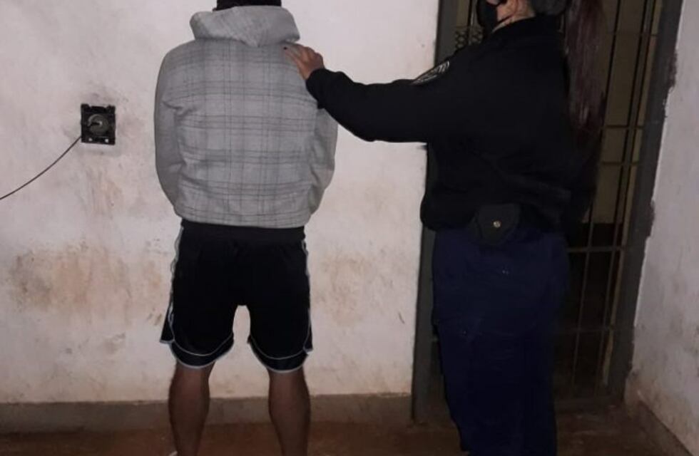 Violento fue detenido por agredir a su pareja y provocar daños en su vivienda