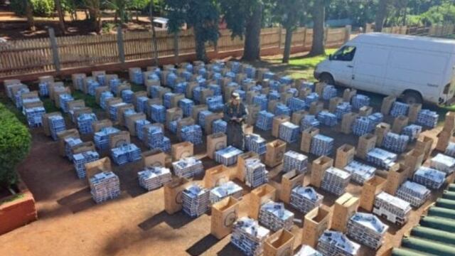 Puerto Esperanza: secuestran cigarrillos y cubiertas sin aval aduanero.