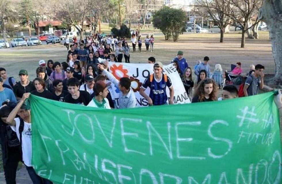 "Los jóvenes queremos votar": exigen que se actualicen los padrones en Carlos Paz