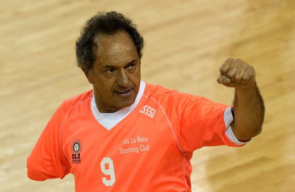 Daniel Scioli dejó atrás la faceta política y es figura de su equipo de futsal