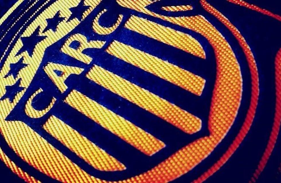 Central presentó su nueva camiseta y hay polémica