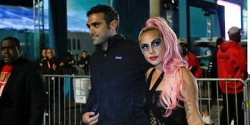 Lady Gaga junto a su nueva pareja