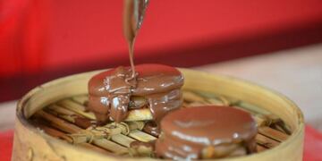 Alfajores cordobeses rellenos de dulce de leche y bañados en chocolae\u002E Una delicia\u002E