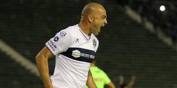 El Tanque Silva antó el empate 2-2 y acertó en el inicio de la tanda de los penales\u002E Clave para el triunfo sobre River\u002E